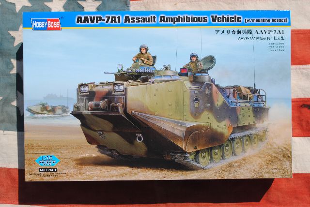 Hobby Boss HBB82413 AAVP-7A1 Assault Amphibian Vehicle with Mounting ...