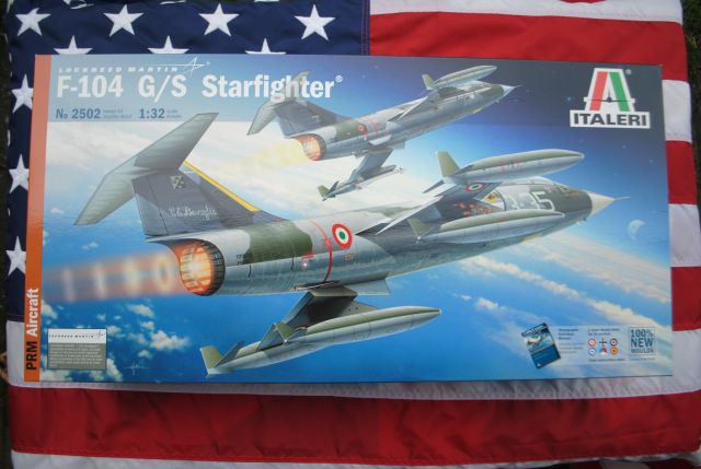 Italeri IT2502 Lockheed Martin F-104 G/S Starfighter 