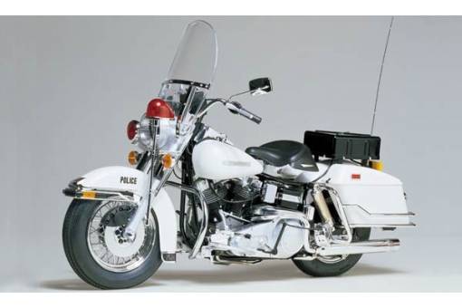 Tamiya 16038 Harley-Davison FLH1200 POLICE BIKE - grootste modelbouwwinkel  van Europa