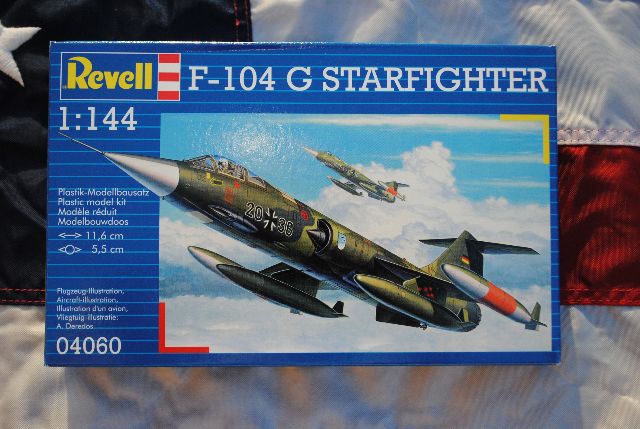 Revell REV04060 Lockheed F-104G STARFIGHTER Model airplane