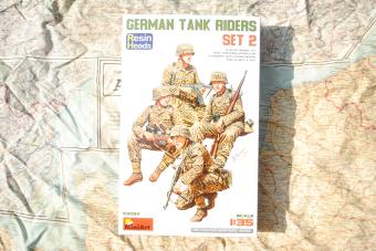 images/productimages/small/german-tank-riders-set-2-resin-heads-miniart-53024-doos.jpg