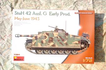 images/productimages/small/stuh-42-ausf.-g-early-prod.-may-june-1943-miniart-72114-doos.jpg