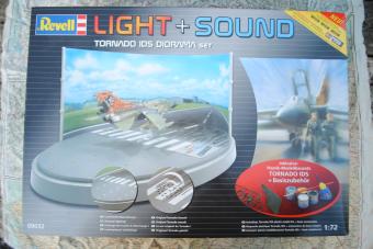 images/productimages/small/tornado-ids-diorama-set-light-sound-revell-09032-doos.jpg