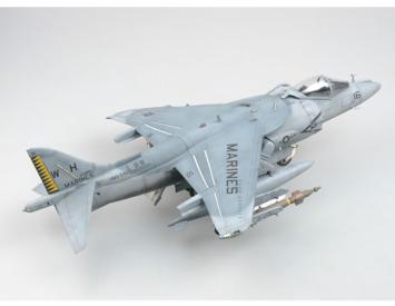 Trumpeter 02285 AV-8B Night Attack Harrier II