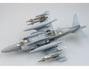 Trumpeter 02285 AV-8B Night Attack Harrier II