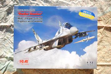 ICM 72143 'Radar Hunter' MiG-29 '9-13' Ukrainian Fighter with HARM missiles