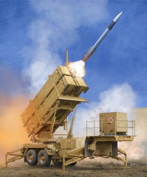 Trumpeter 01040 US M901 Launching Station with MIM-104F Patriot SAM System 